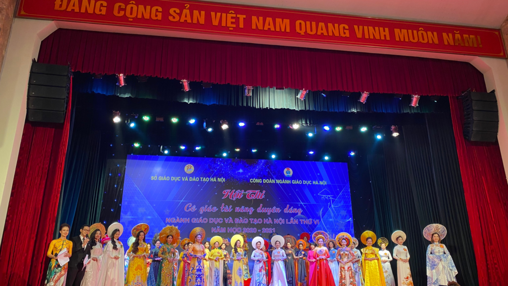 Cô giáo Nguyễn Kim Hoài Nam trường THCS Thành Công, quận Ba Đình đạt giải Nhất hội thi “Cô giáo tài năng duyên dáng” cấp thành phố năm 2021