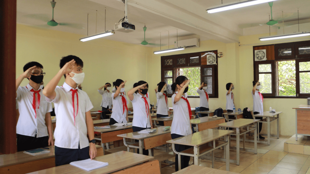 Trường THCS Thành Công chào đón học sinh trở lại trường sau nghỉ dịch