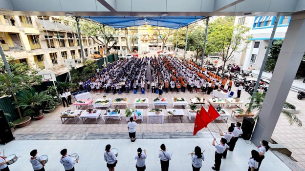 Trường THCS Thành Công tưng bừng Hội thi “Cắm hoa nghệ thuật” chào mừng ngày Phụ nữ Việt Nam 20/10