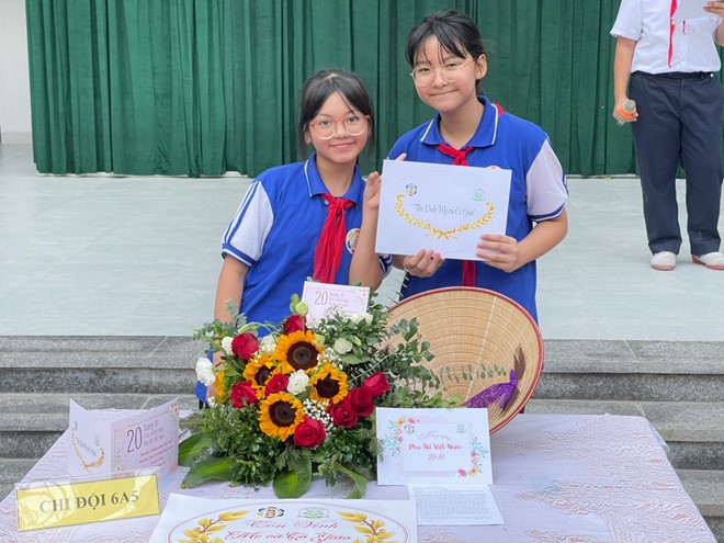 Chi đội 6A5 mừng ngày Phụ nữ Việt Nam (20/10)
