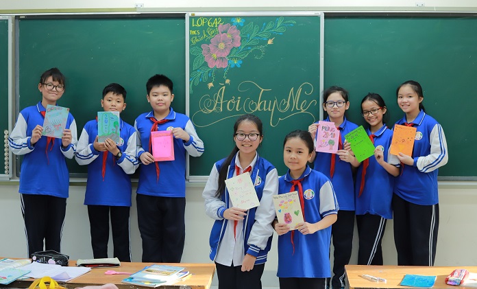 Lớp học và những chùm hoa nắng