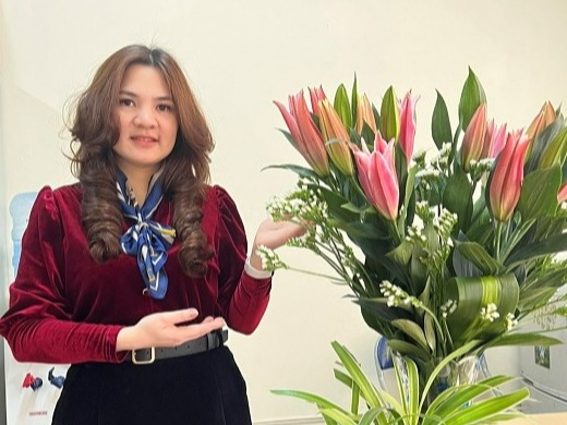 Cô y tế trường con!