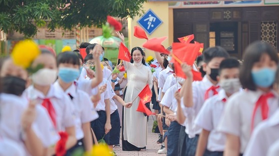 Chúng con yêu mẹ nhiều lắm, mẹ Thanh!