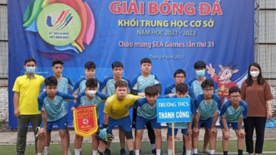 Học sinh trường THCS Thành Công phấn khởi tham gia Giải bóng đá mini nam khối THCS năm học 2021 - 2022