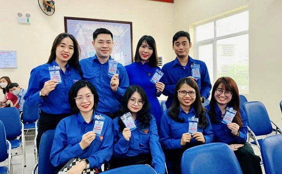 Thầy trò trường THCS Thành Công chào mừng Đại hội đại biểu Đoàn TNCS Hồ Chí Minh phường Thành Công lần thứ XIII