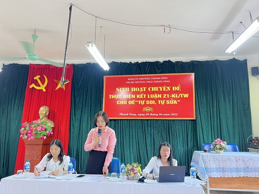 Chi bộ trường THCS Thành Công tổ chức sinh hoạt chuyên đề thực hiện kết luận 21 – KL/TW chủ đề “Tự soi, tự sửa”