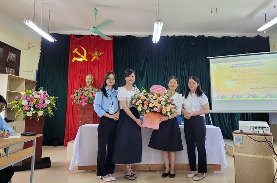 Trường THCS Thành Công đón đoàn sinh viên thực tập Sư phạm của Đại học Thủ đô Hà Nội