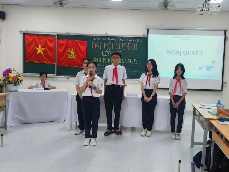 Buổi đại hội chi Đội lớp em.