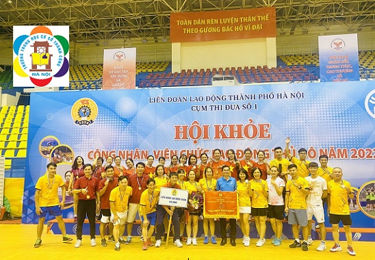 Giáo viên trường THCS Thành Công rèn luyện thân thể  theo gương Bác Hồ vĩ đại