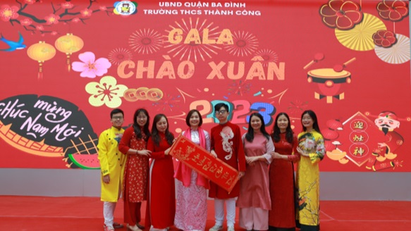 Gala Chào Xuân 2023 của trường THCS Thành Công: hồn xuân truyền thống hòa cùng sắc xuân hiện đại.