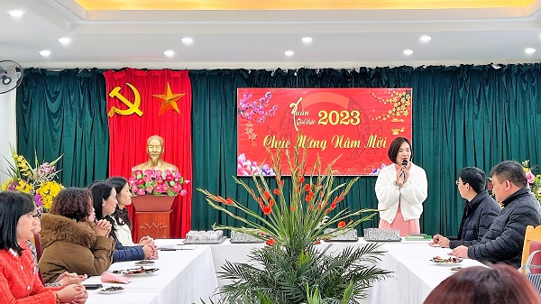 Trường THCS Thành Công tổ chức gặp mặt và chúc Tết cán bộ giáo viên, nhân viên trong ngày đầu Xuân Quý Mão 2023.