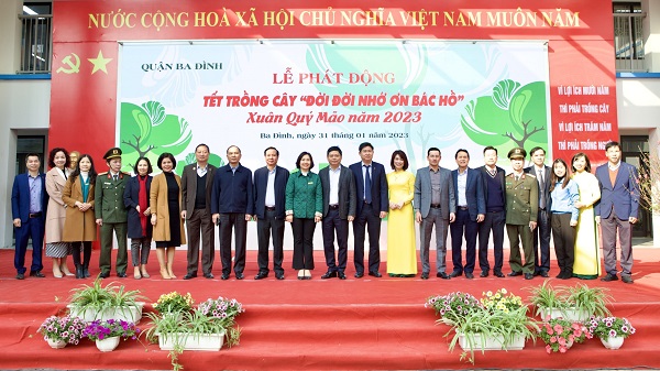 Lễ phát động Tết trồng cây "Đời đời nhớ ơn Bác Hồ" xuân Quý Mão 2023 của quận Ba Đình tại trường THCS Thành Công