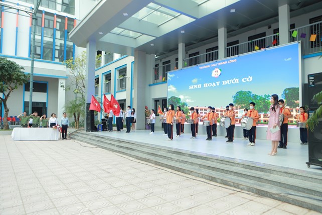 Sinh hoạt dưới cờ - một tiết hoạt động trải nghiệm đầy ý nghĩa và đặc biệt của học sinh trường THCS Thành Công