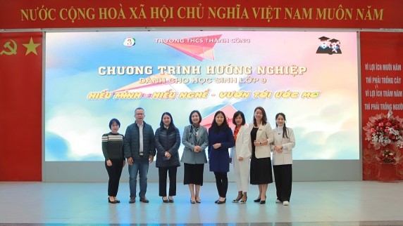 Chương trình hướng nghiệp dành cho học sinh khối 9: “Hiểu mình – Hiểu nghề - Vươn tới ước mơ”
