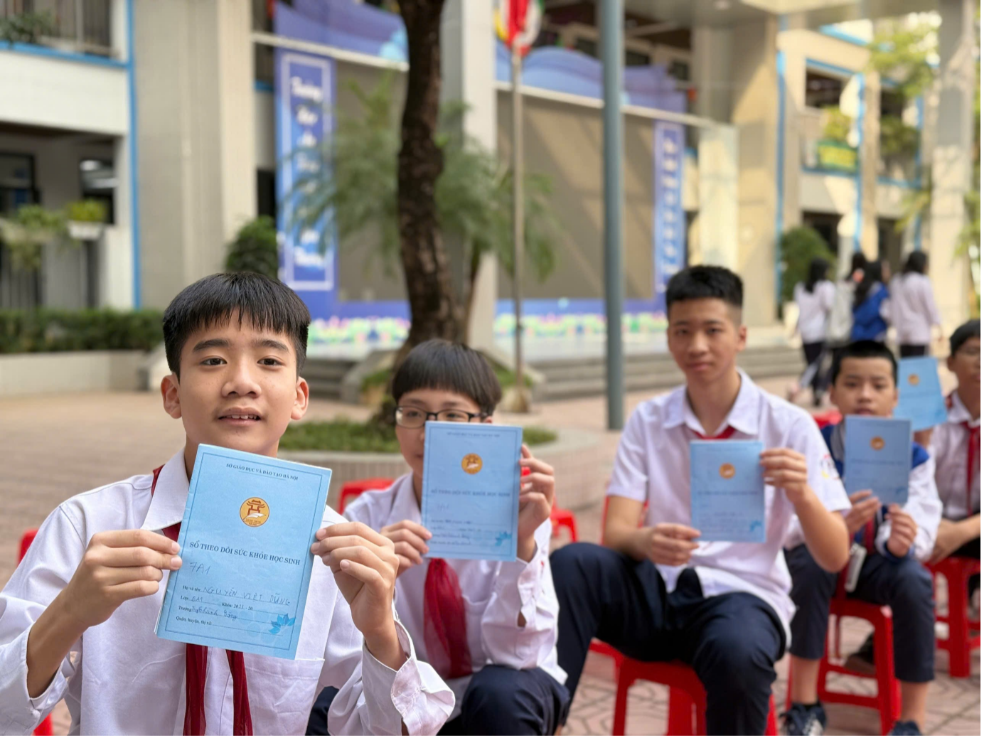 Tổ chức khám sức khỏe định kì cho học sinh trường THCS Thành Công năm học 2024-2025