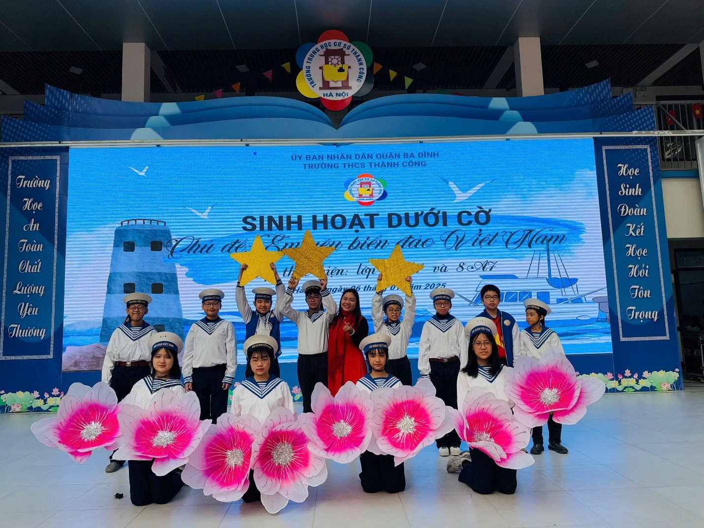 Bồi đắp lòng yêu nước từ những tiết sinh hoạt dưới cờ ý nghĩa và hấp dẫn