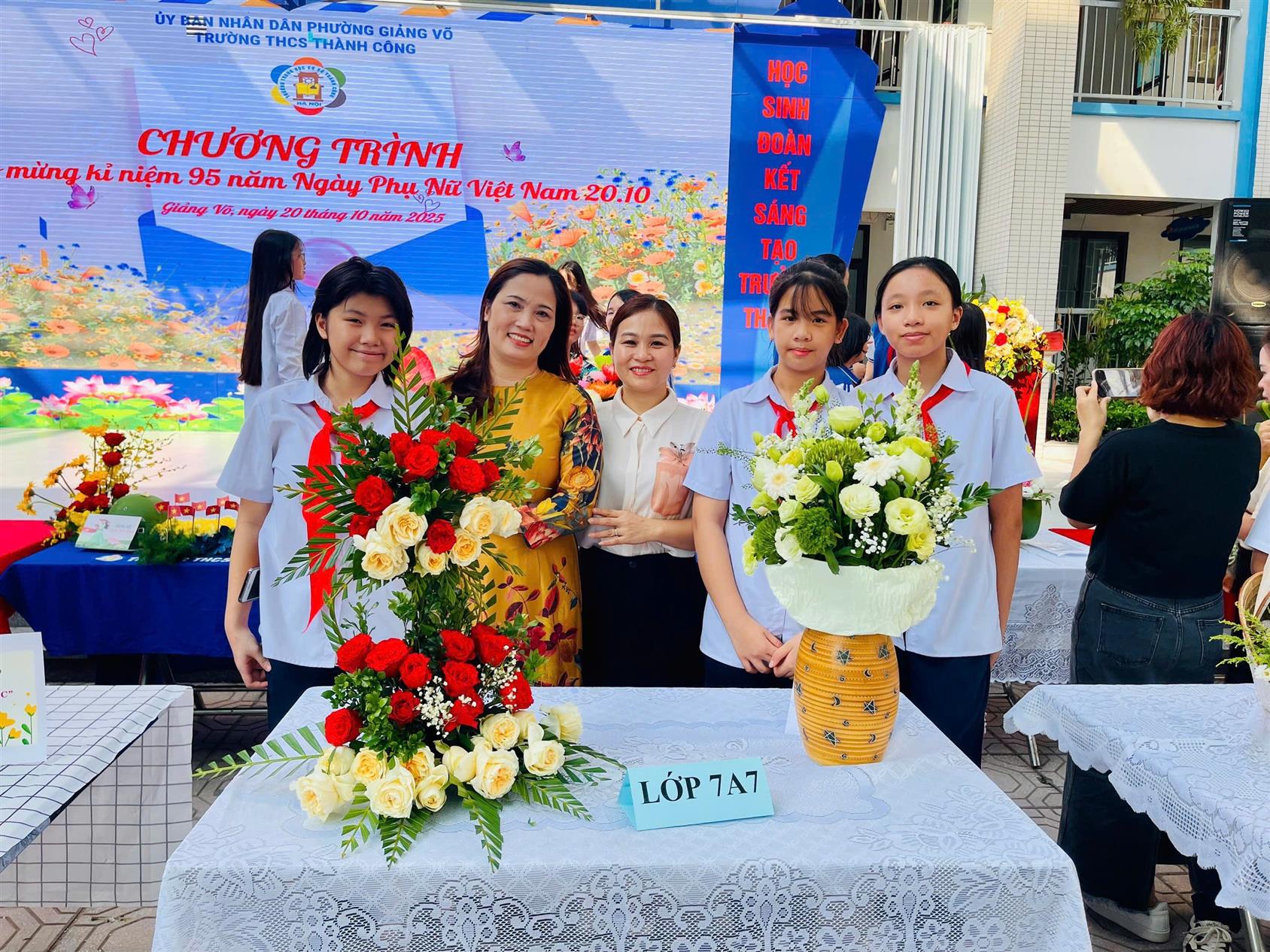🌸 Lớp 7A7 – Lan toả yêu thương, tôn vinh vẻ đẹp người phụ nữ Việt Nam