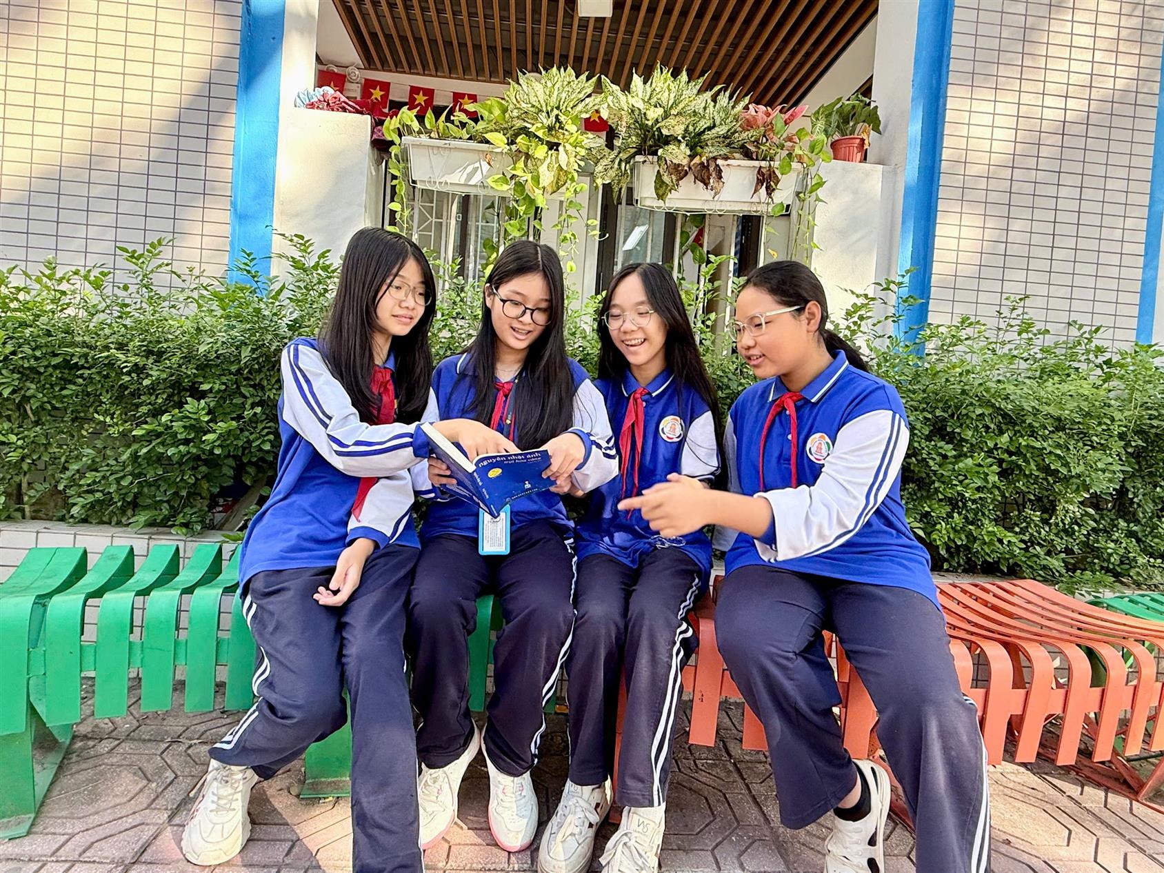 Cùng 7A6 mở trang sách, mở cửa sổ tâm hồn!