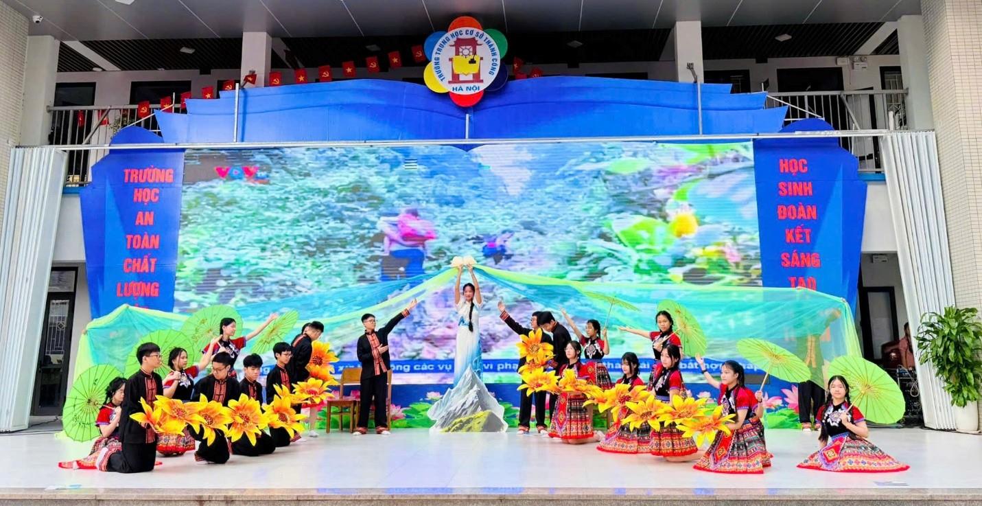 Tưng bừng Chung khảo Hội thi Văn nghệ chào mừng Ngày Nhà giáo Việt Nam 20/11 tại Trường THCS Thành Công