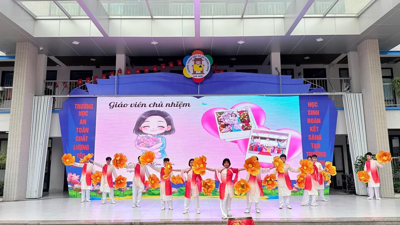 Lớp 8A8 - tinh thần đoàn kết, bản lĩnh sân khấu tỏa sáng trong hội thi văn nghệ chào mừng ngày 20/11!