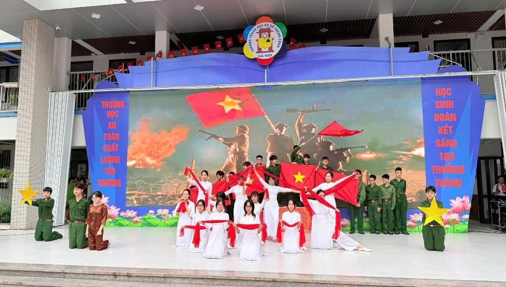 “ Còn gì đẹp hơn?” - 8A7