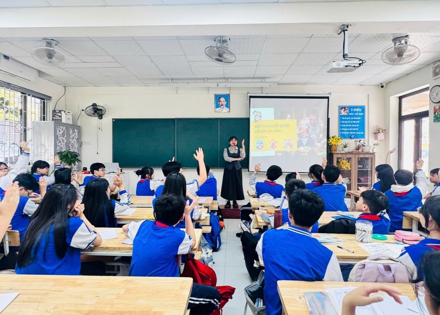 Tiết kĩ năng sống đáng nhớ của 7A7: Xây dựng mối quan hệ với gia đình