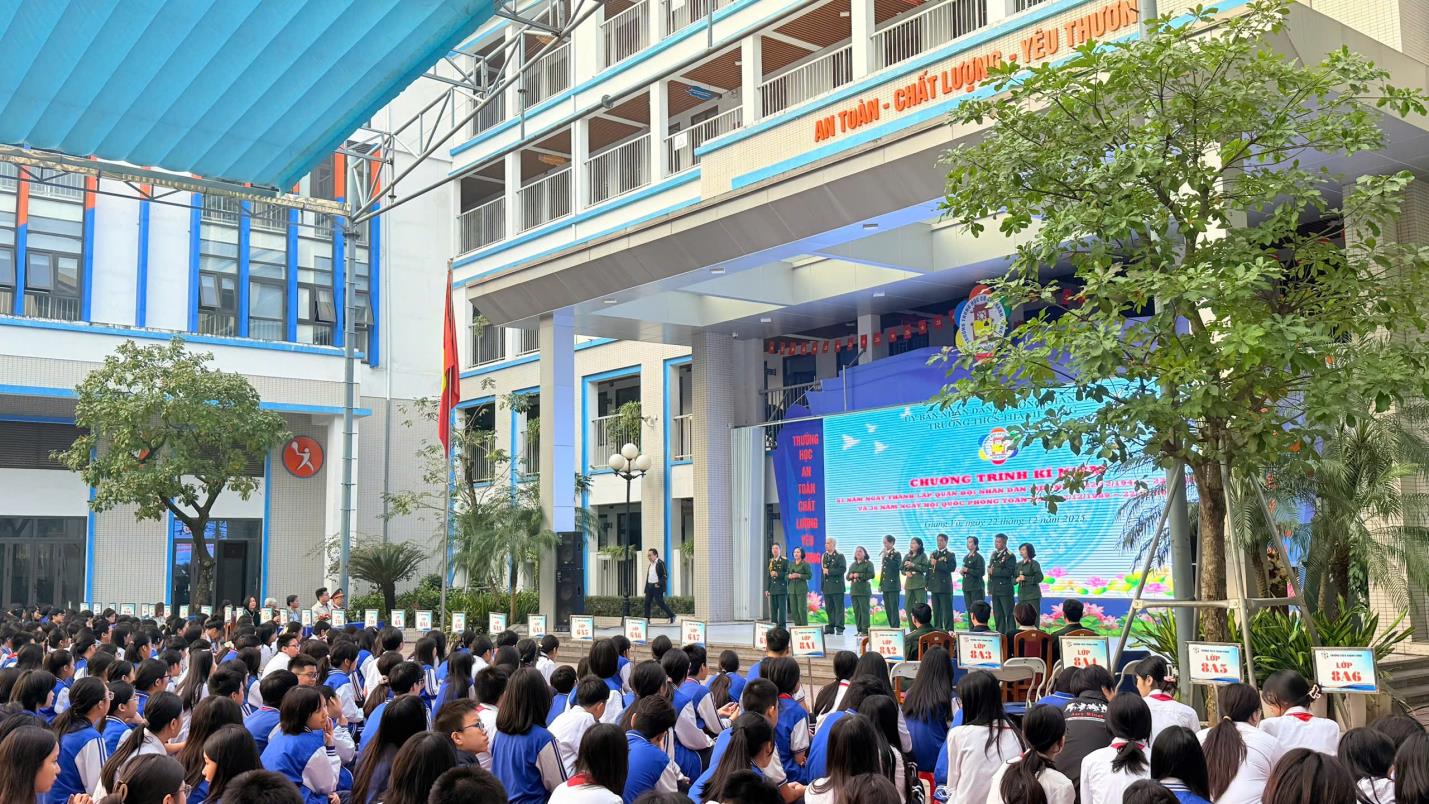 Ngọn lửa yêu nước được thắp sáng trong tiết Sinh hoạt dưới cờ