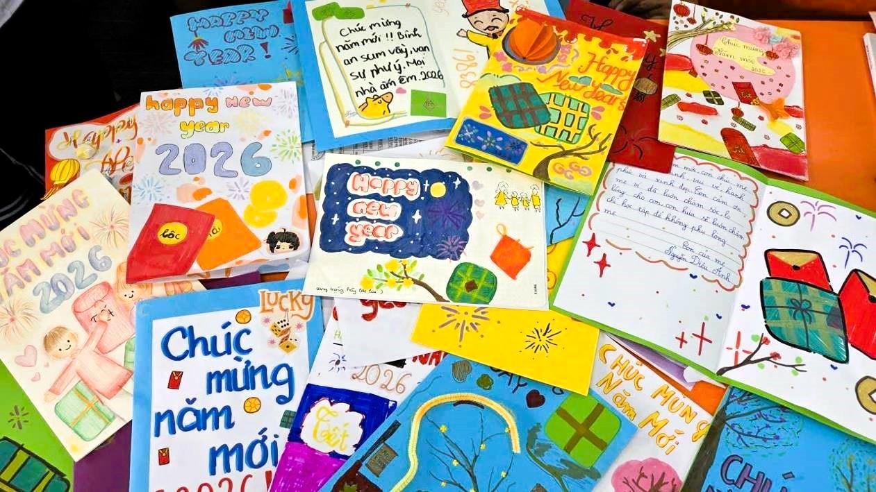 Chào năm mới 2026 cùng lớp 6A – Gửi trọn yêu thương trong từng tấm thiệp nhỏ!