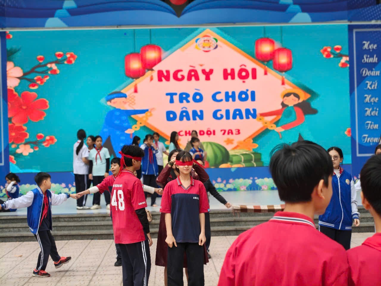 Học sinh trường Thành Công vui học Ngữ văn qua trò chơi dân gian