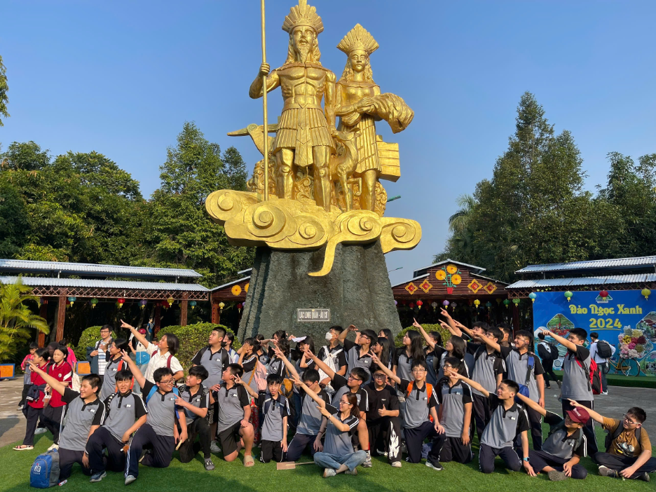 Lớp 8A4 - Tiếp tục ngôi vô địch Team Building trong chuyến trải nghiệm tại Quảng Ninh Gate, một chuyến đi ấn tượng