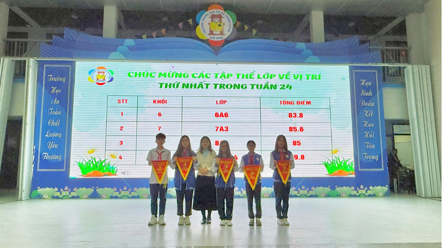 Chi đội 8A4 với thành tích 4 lần nhận cờ thi đua nhất tuần liên tiếp