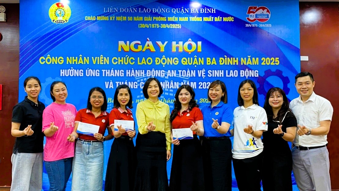 Tự tin - Hiểu biết - Đoàn kết: Dấu ấn của trường THCS Thành Công tại Ngày hội CNVCLĐ quận Ba Đình năm 2025.