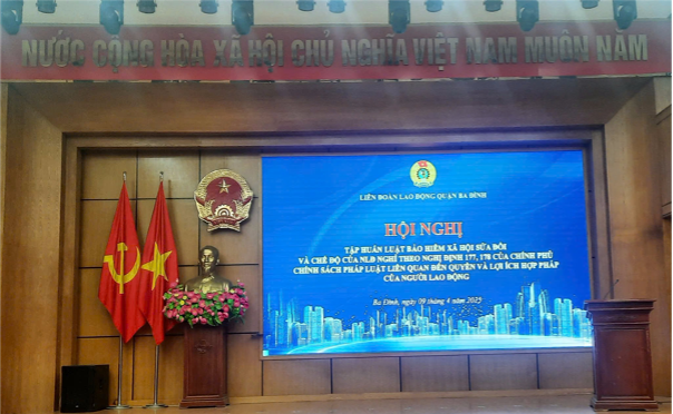 Đại diện công đoàn trường THCS Thành Công tham dự Hội nghị Tập huấn Luật Bảo hiểm xã hội sửa đổi và các chính sách liên quan đến người lao động
