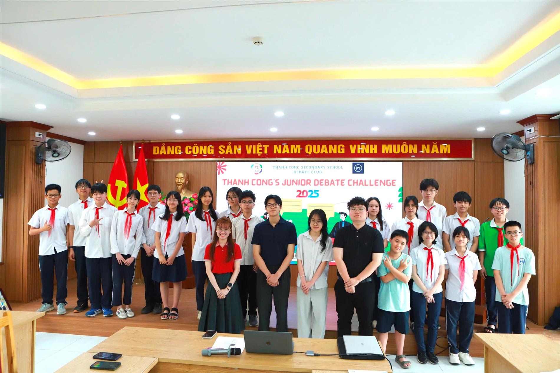 Sôi nổi cuộc thi tranh biện THANH CONG’S JUNIOR DEBATE CHALLENGE 2025 mùa 2