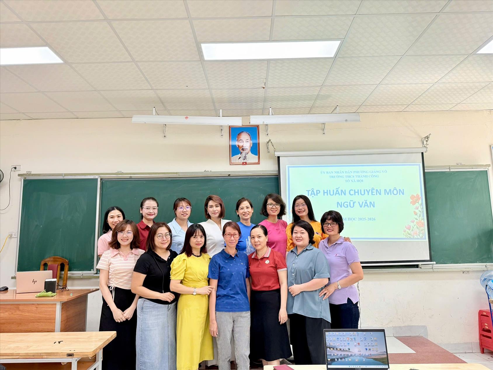 Tổ xã hội trường THCS Thành Công tích cực tham gia tập huấn về công tác kiểm tra, đánh giá năng lực môn học