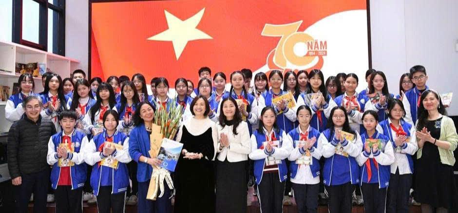 Trải nghiệm đáng nhớ của học sinh trường THCS Thành Công - hành trình khám phá ngôi nhà của những trang báo tuổi thơ