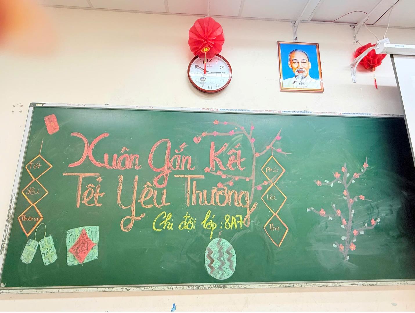 Sắc xuân yêu thương trong tiết sinh hoạt lớp của 8A7