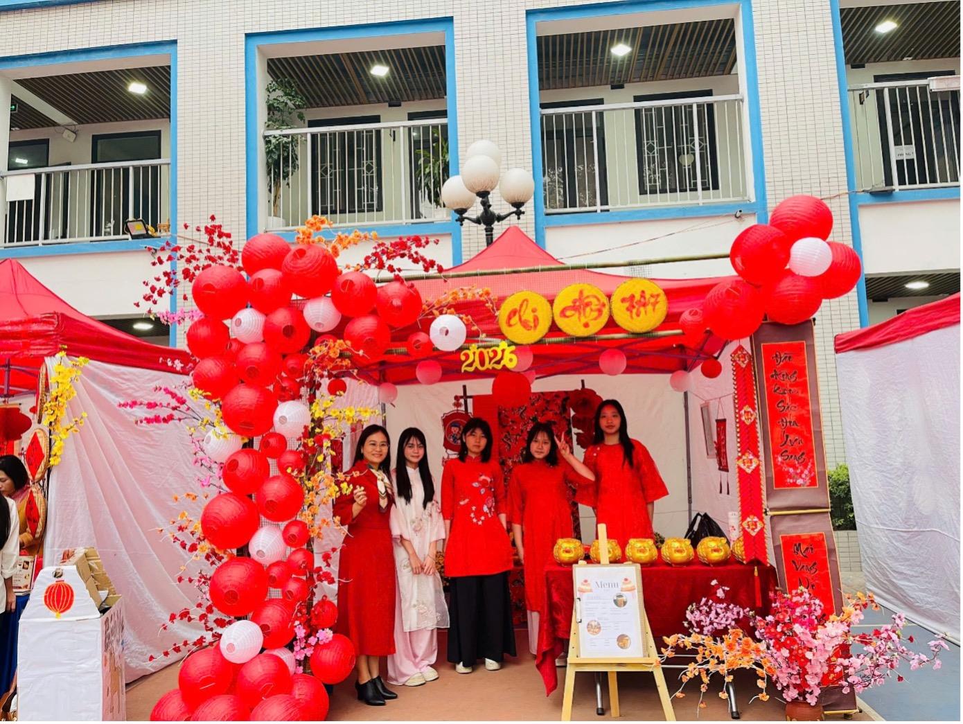 Hội chợ tuổi hoa – Niềm vui lan toả