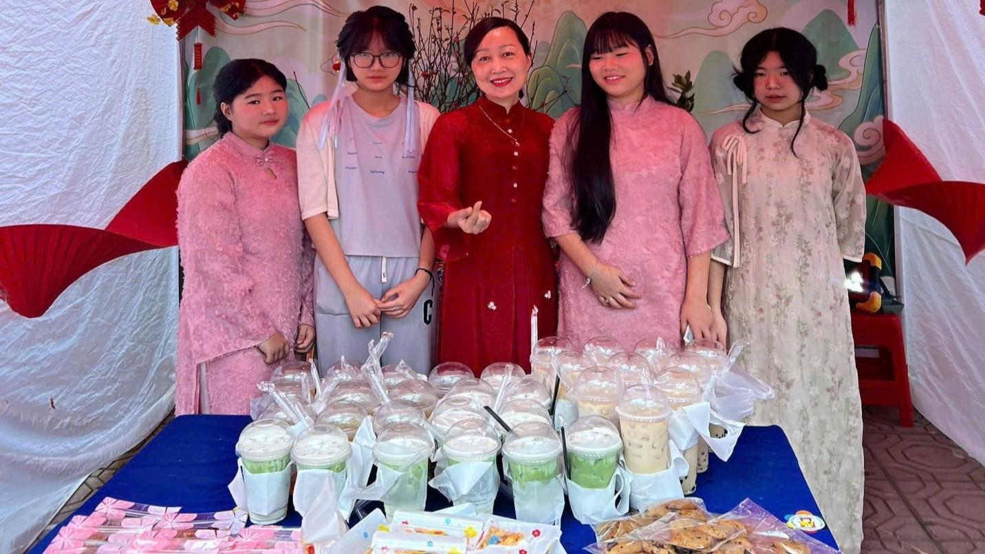 Sắc màu hội chợ 7A2 – Gắn kết và sẻ chia