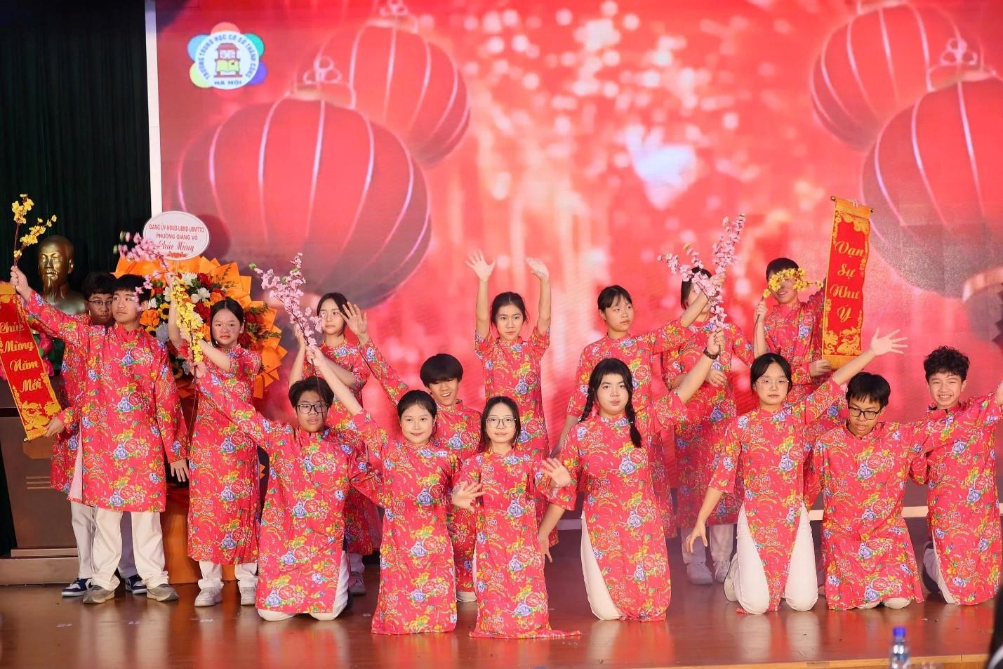 Sắc màu tuổi trẻ trên sân khấu Đại hội