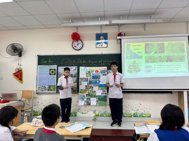 8A7 và tiết Địa lí đặc biệt: Khi học sinh tích cực hơn trên bục giảng