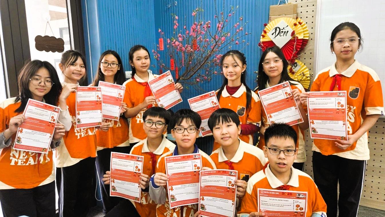 Viết tiếp ước mơ trên “chuyến tàu mùa xuân”.