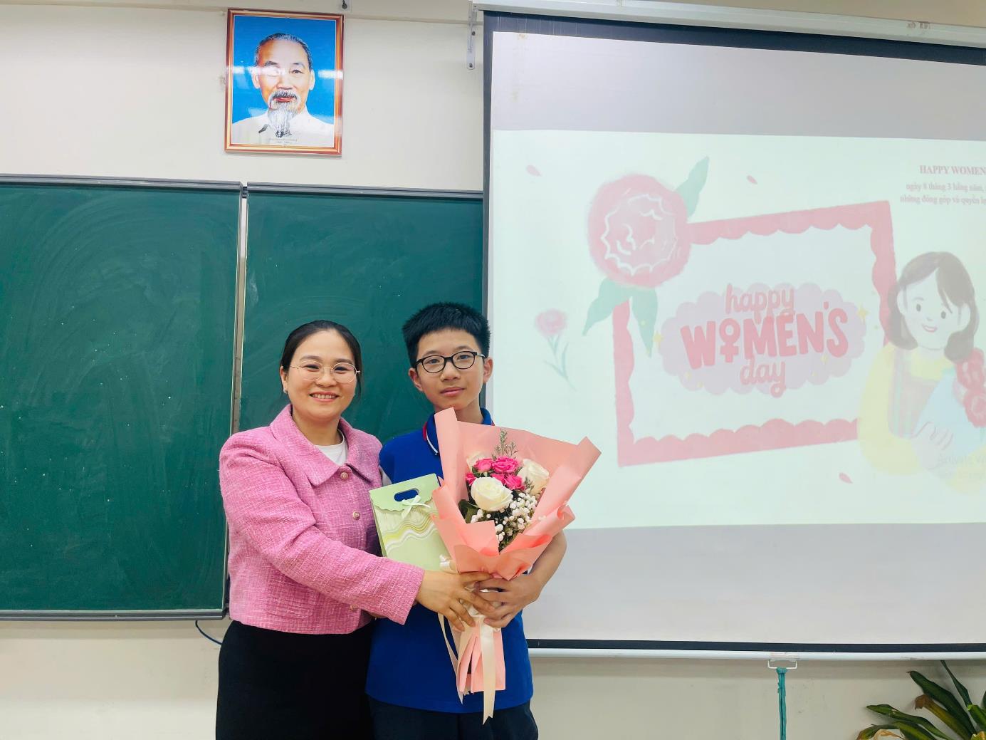 7A7 - Rộn ràng sinh hoạt lớp chào mừng Ngày Quốc tế Phụ nữ