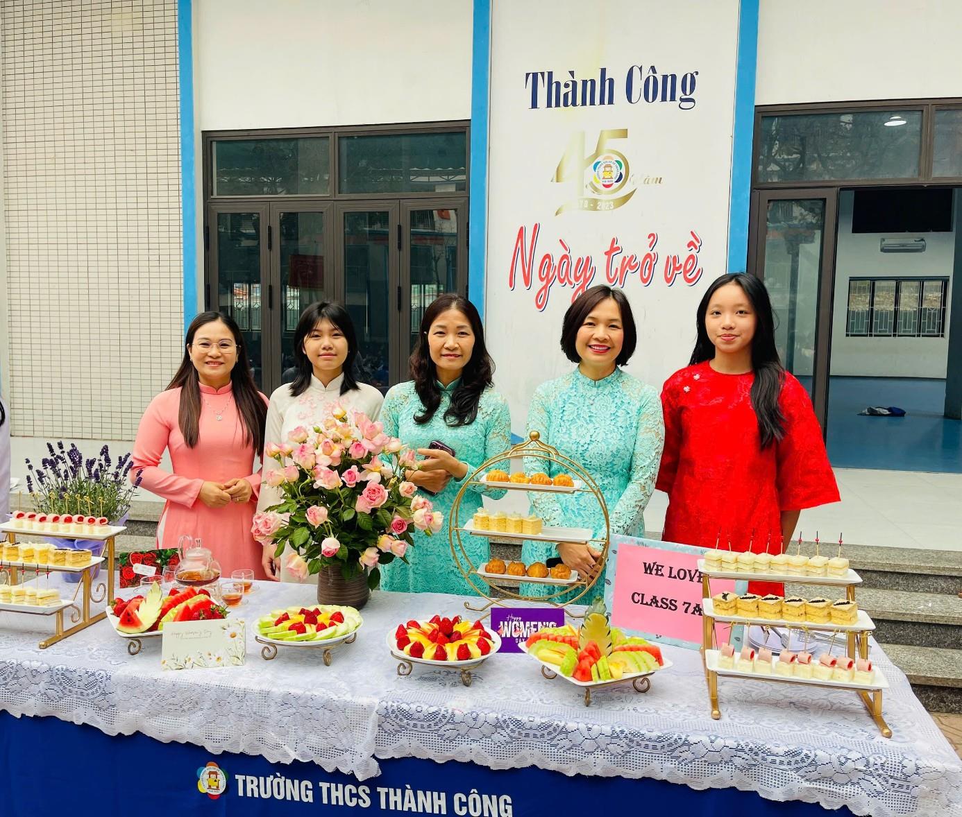 Bàn tiệc ngọt – Góc nhỏ rộn ràng của lớp em