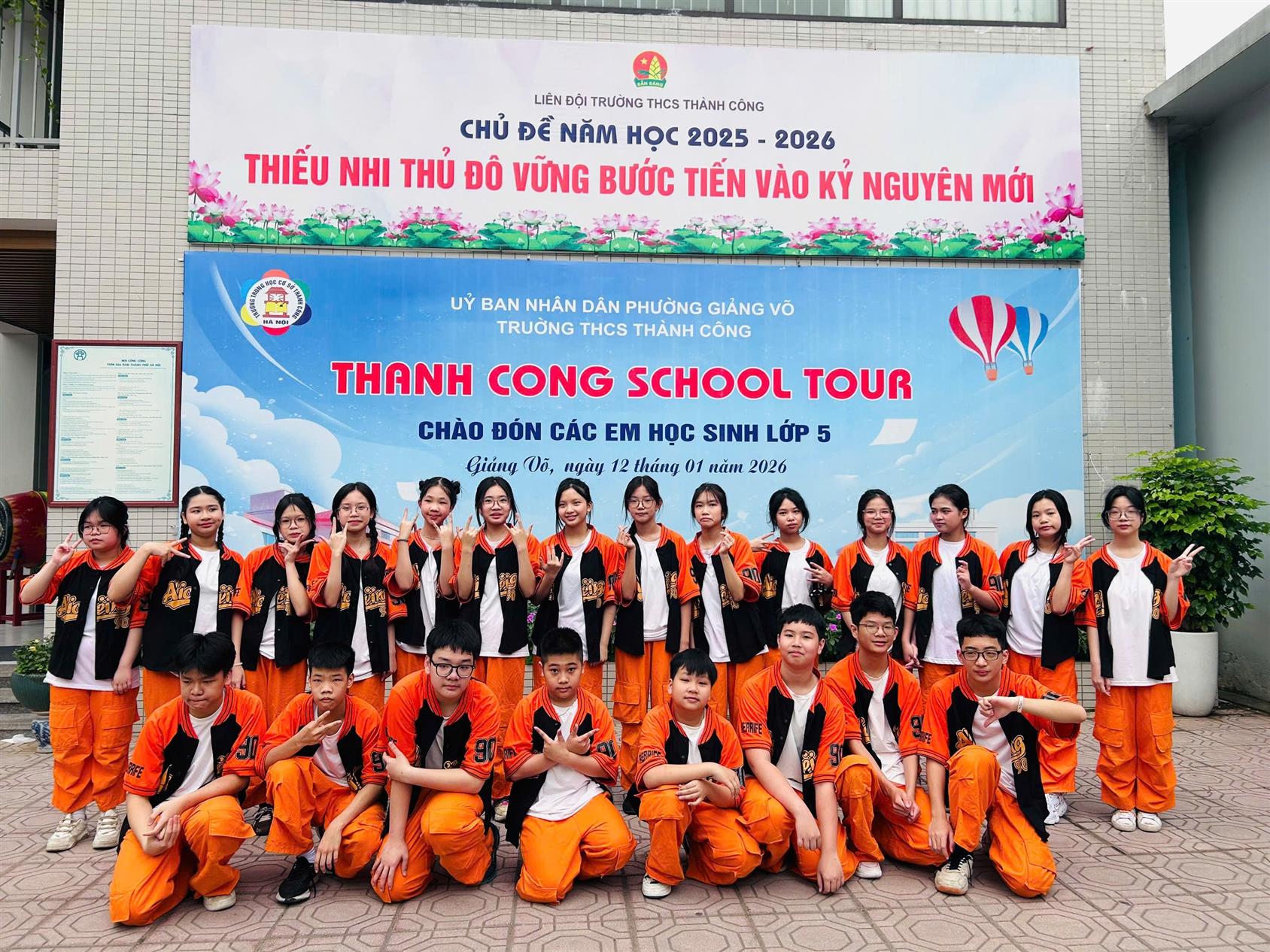 7A4 “đốt cháy” sân khấu ngày 8/3 với tiết mục “Mẹ ơi đừng lo”!