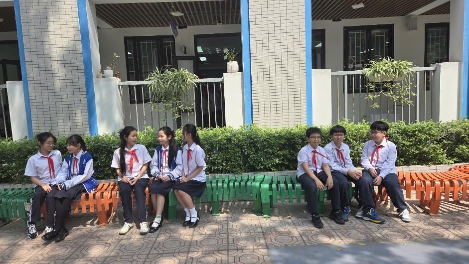 Tạm rời thế giới ảo để chạm vào cuộc sống thật