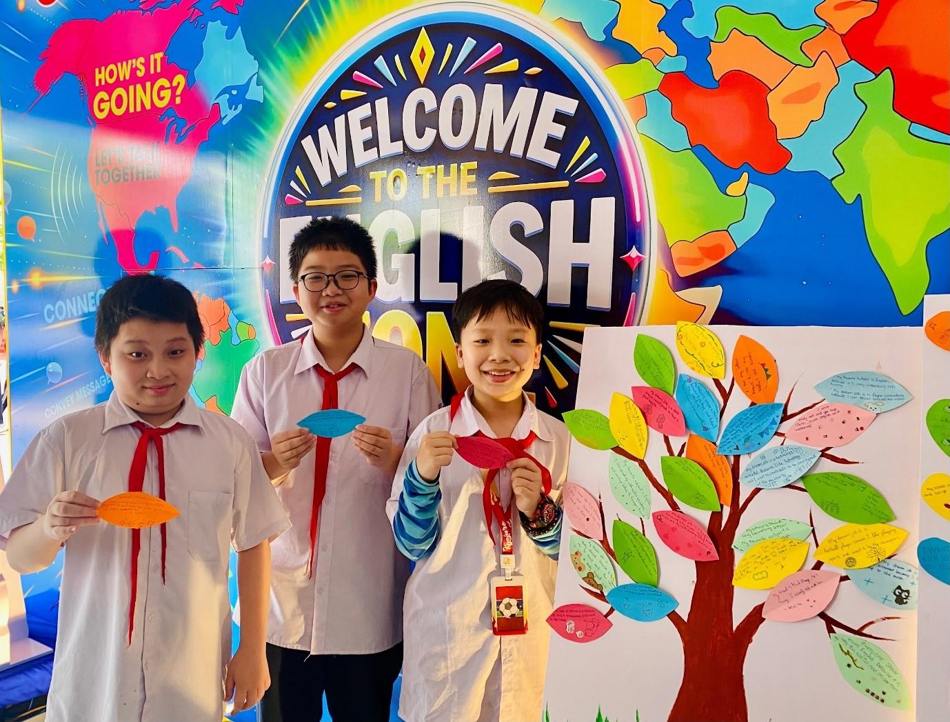 English Zone: Khi lớp 6A6 biến ý tưởng thành những “thông điệp biết nói”