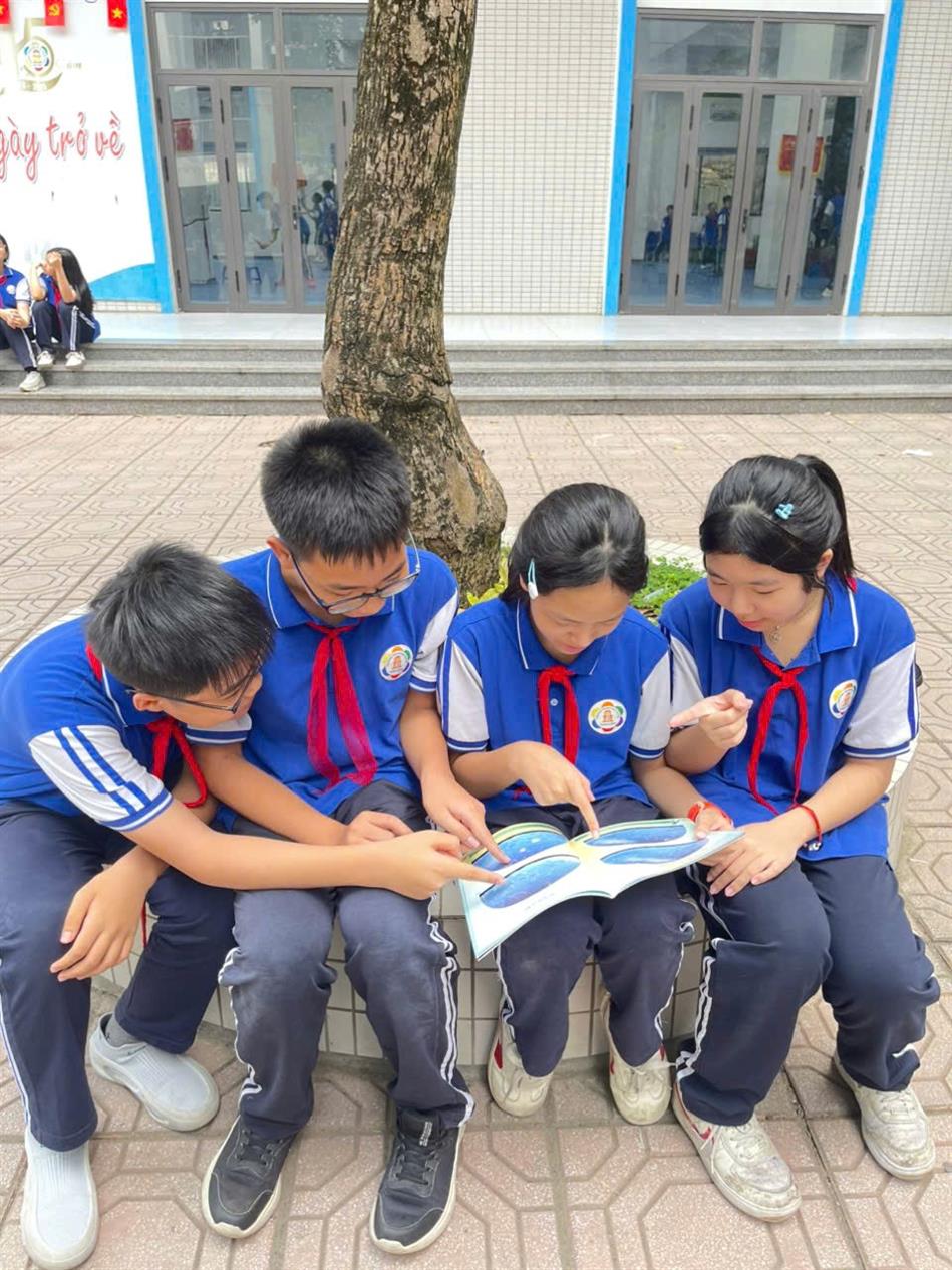 Khám phá vũ trụ qua trang sách - hành trình kì diệu của thiên văn học