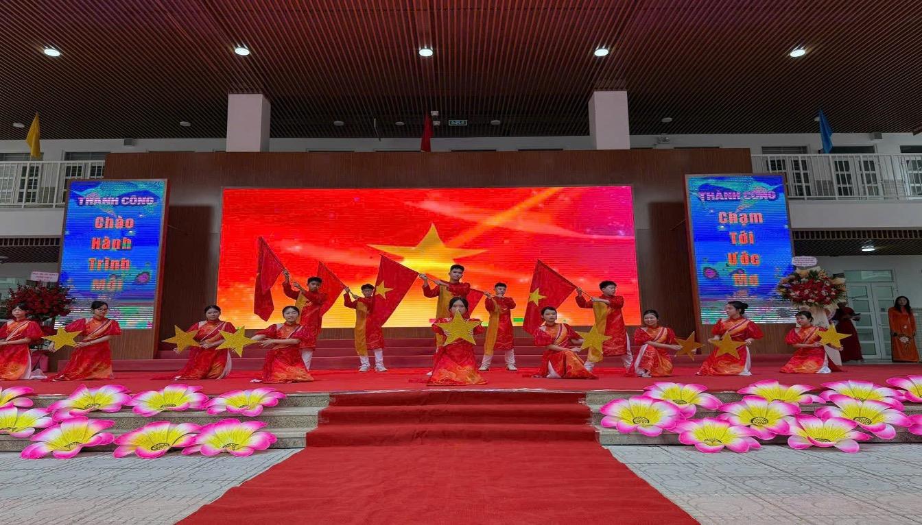 Hành trình tỏa sáng của lớp 8C2 tại lễ khai giảng đáng nhớ - Trường THCS Thành Công