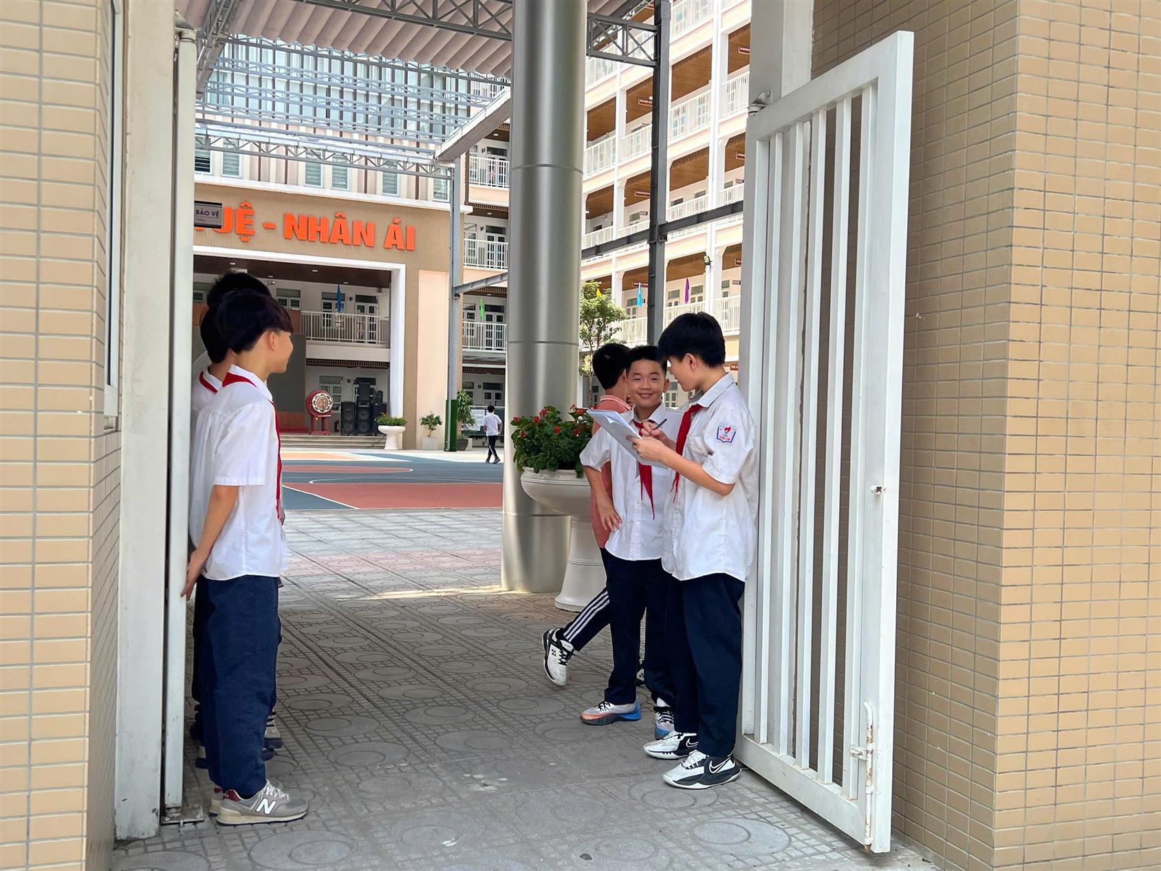 Trực tuần – một nhiệm vụ ý nghĩa của tuổi học trò